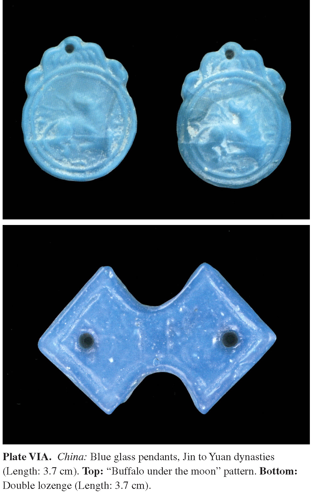 Plate VIA China: Blue glass pendants, Jin to Yuan dynasties (Length: 3.7 cm). Top: “Buffalo under the moon” pattern. Bottom: Double lozenge (Length: 3.7 cm).